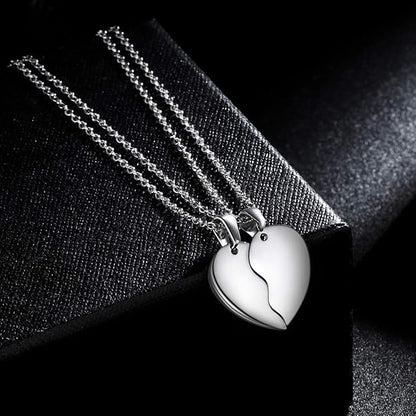Collana Cuore Spezzato Personalizzata – Ciondolo in Acciaio Inossidabile per Coppie o Migliori Amici