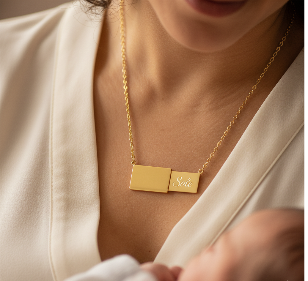 Collana “Lettera del Cuore” – Personalizzata con Nome, in Acciaio Inossidabile (con vano)