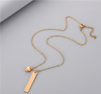 Collana Targhetta Rettangolare dell’Amore con cuoricino pendente – Personalizzabile