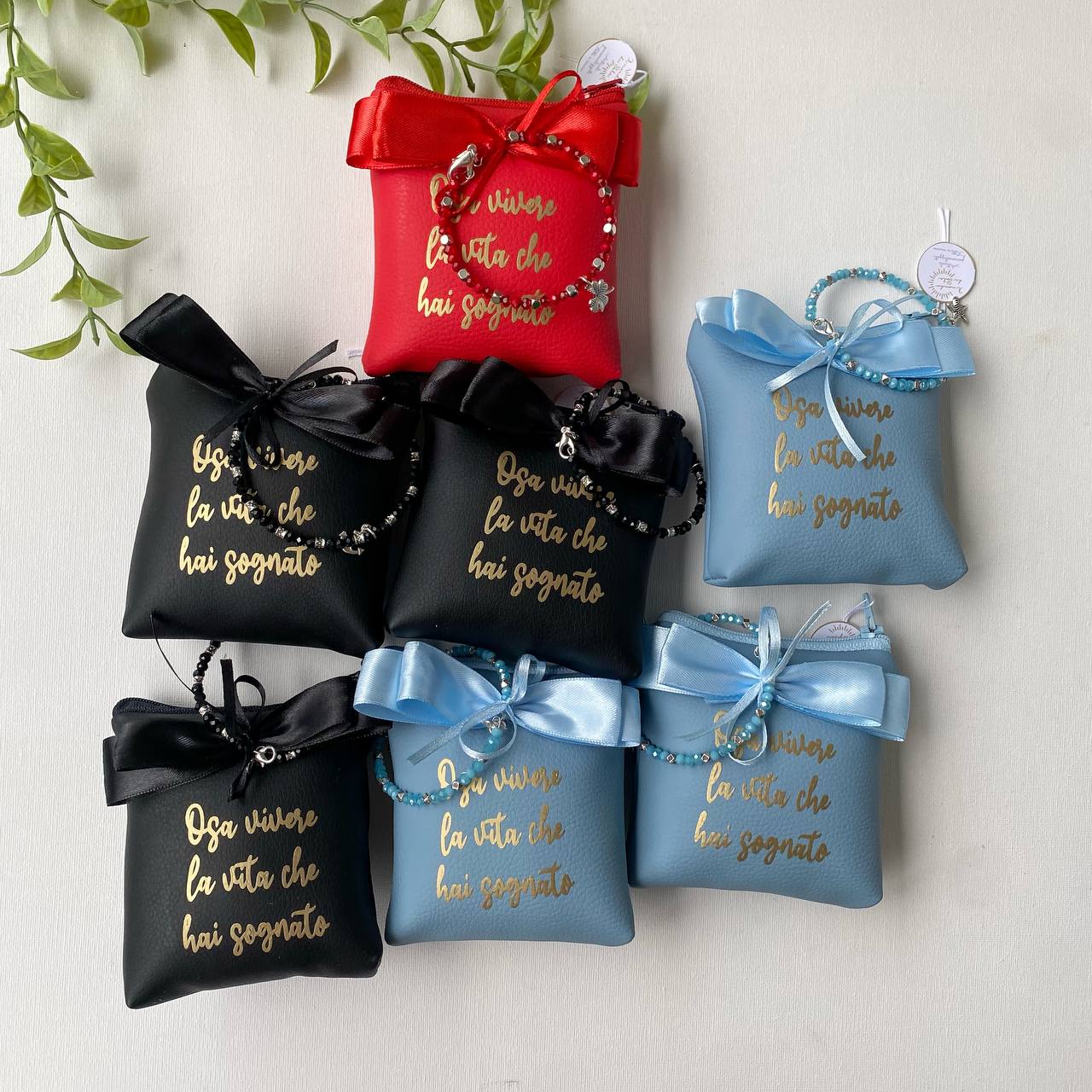 Bomboniera Pochette quadrata ecopelle portaconfetti con bracciale