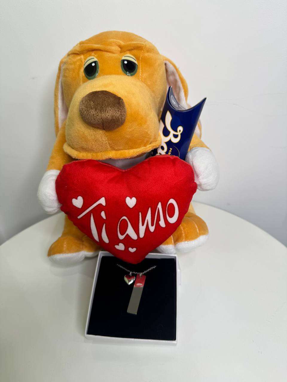 Il Regalo di San Valentino Perfetto: 2 Gioielli a Scelta: Peluche, Rosa LED, Scatola,Baci perugina