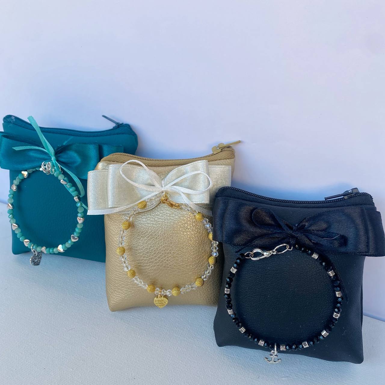 Bomboniera Pochette quadrata ecopelle portaconfetti con bracciale