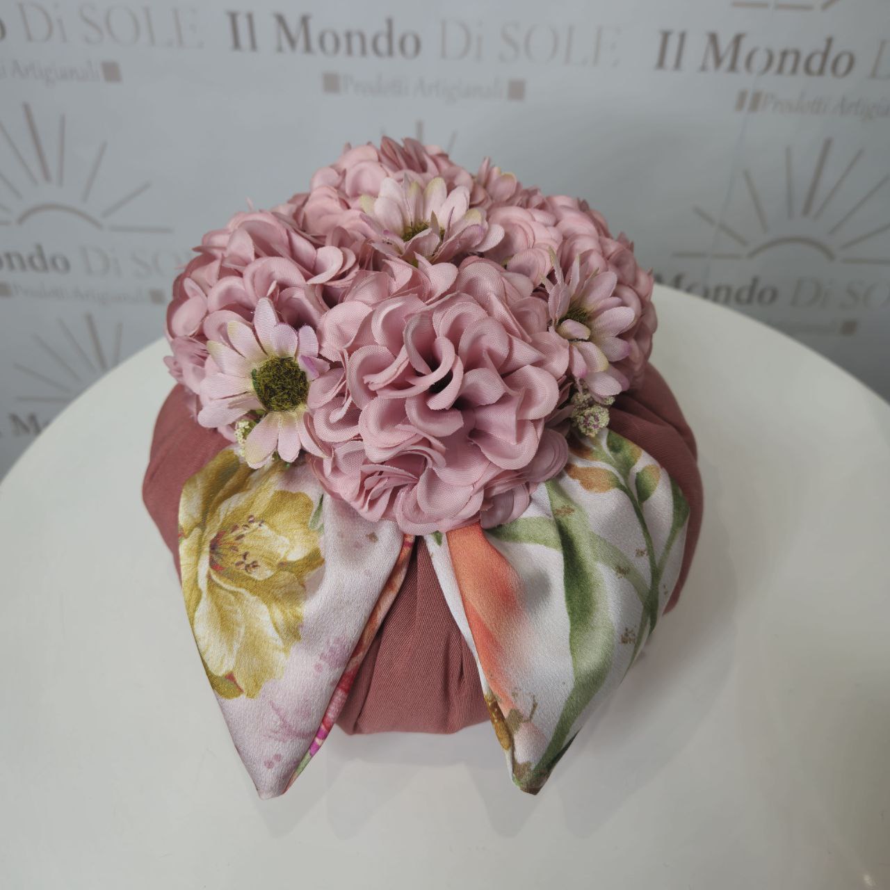 Pouf Decorativo in stoffa e satin con fiori