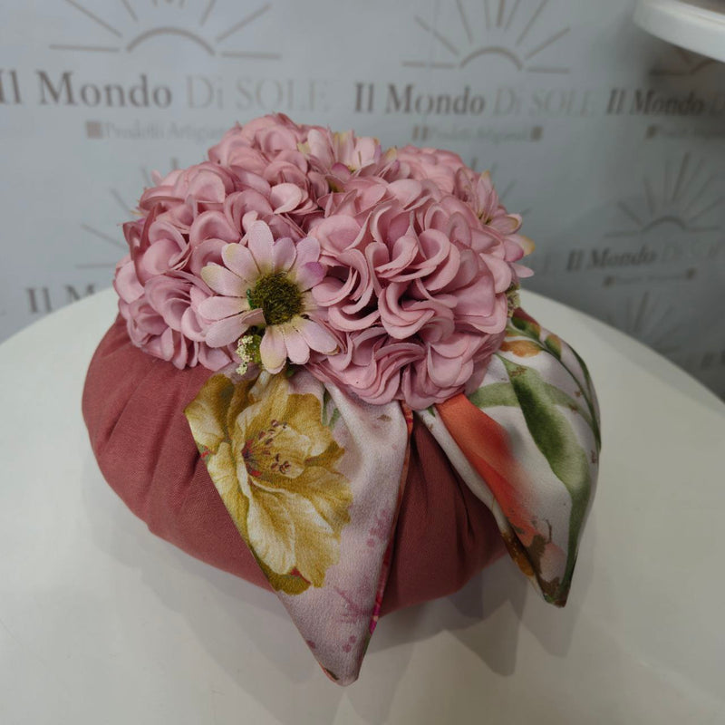Pouf Decorativo in stoffa e satin con fiori