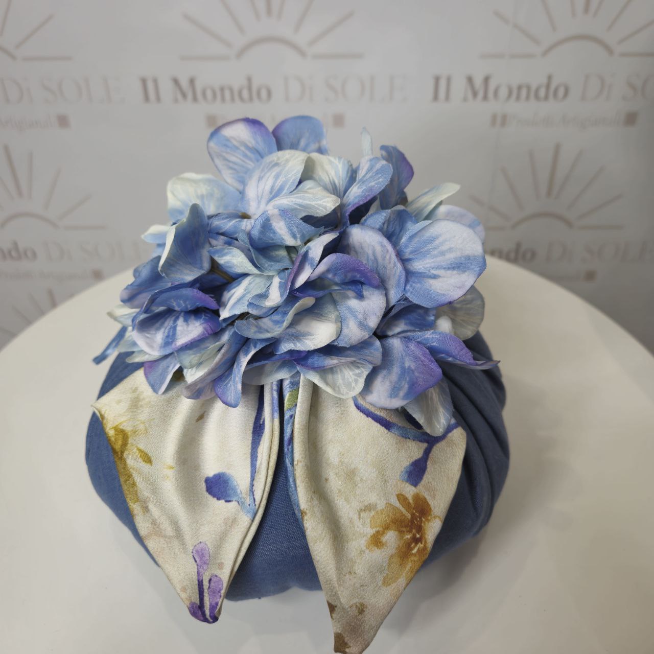 Pouf Decorativo in stoffa e satin con fiori