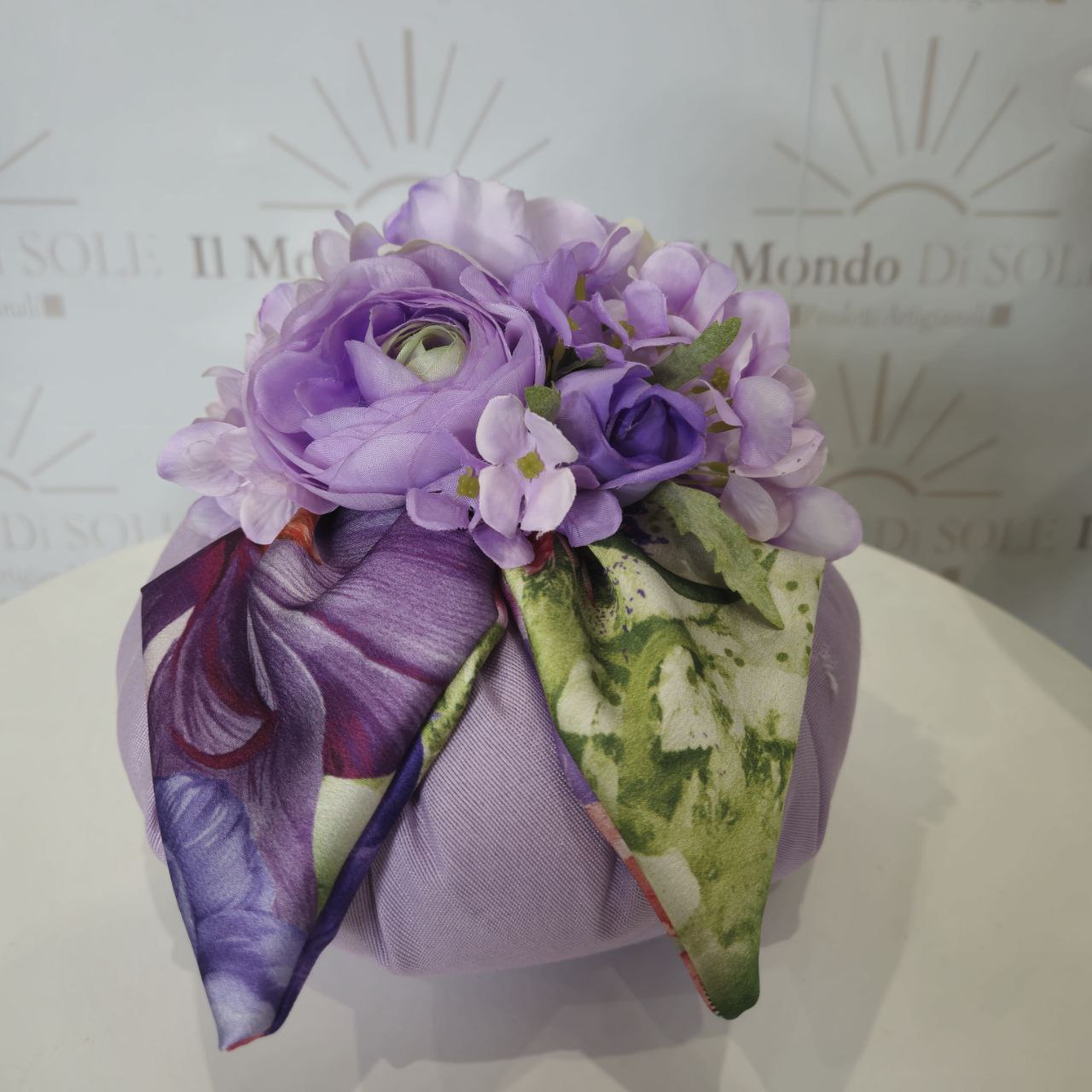 Pouf Decorativo in stoffa e satin con fiori