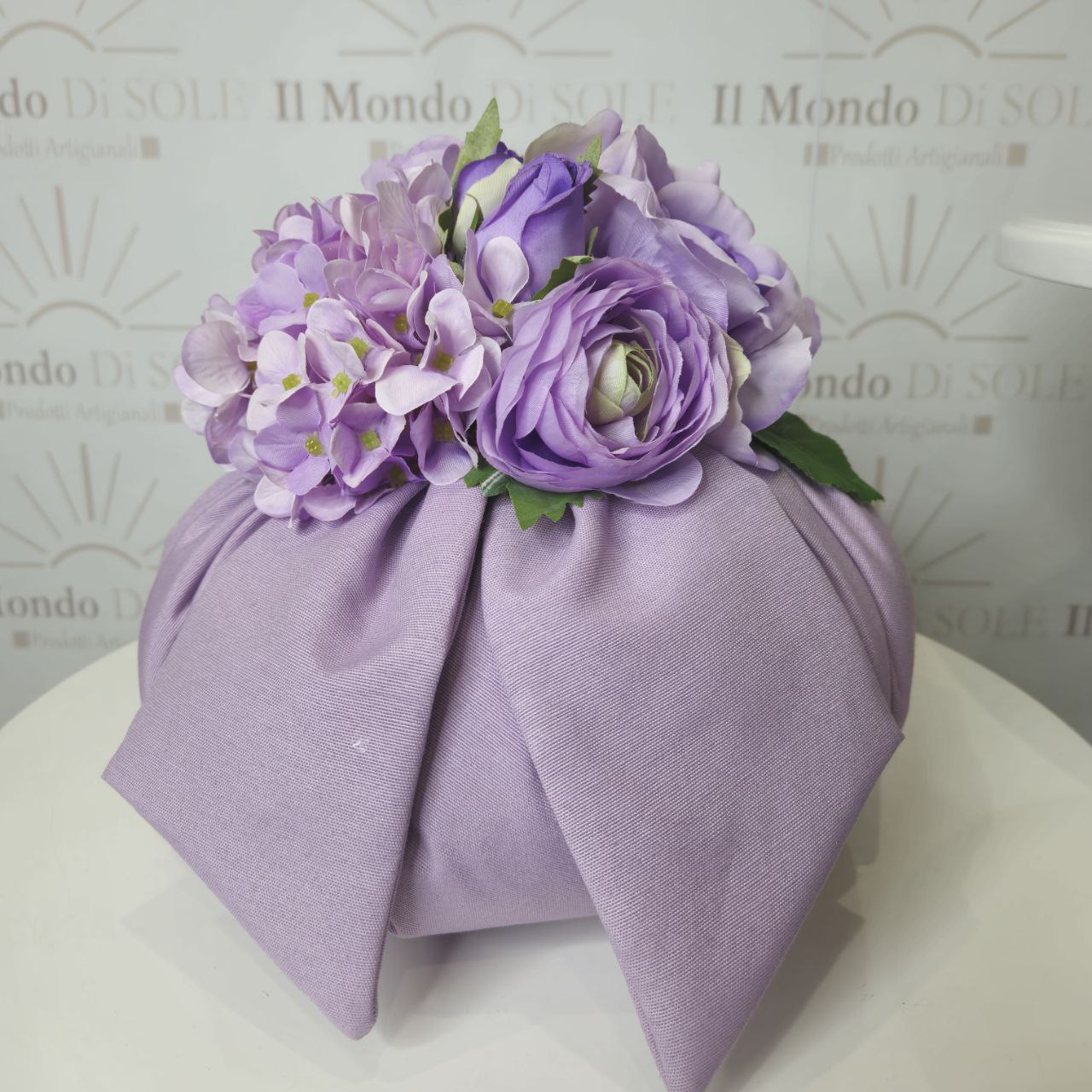Pouf Decorativo in stoffa e satin con fiori