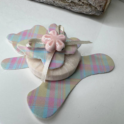 Segnaposto Orsetto "Nuvola di Pastello" con saponetta profumata - Bomboniera e Decorazione Artigianale