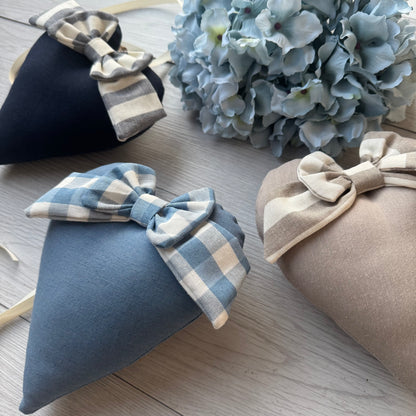 Appendino cuore fatto a mano con fiocchetto : h 19 cm x larg 16 cm